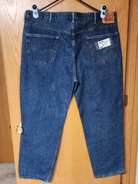 Levi's 550 jeans mens 46x32 number 677